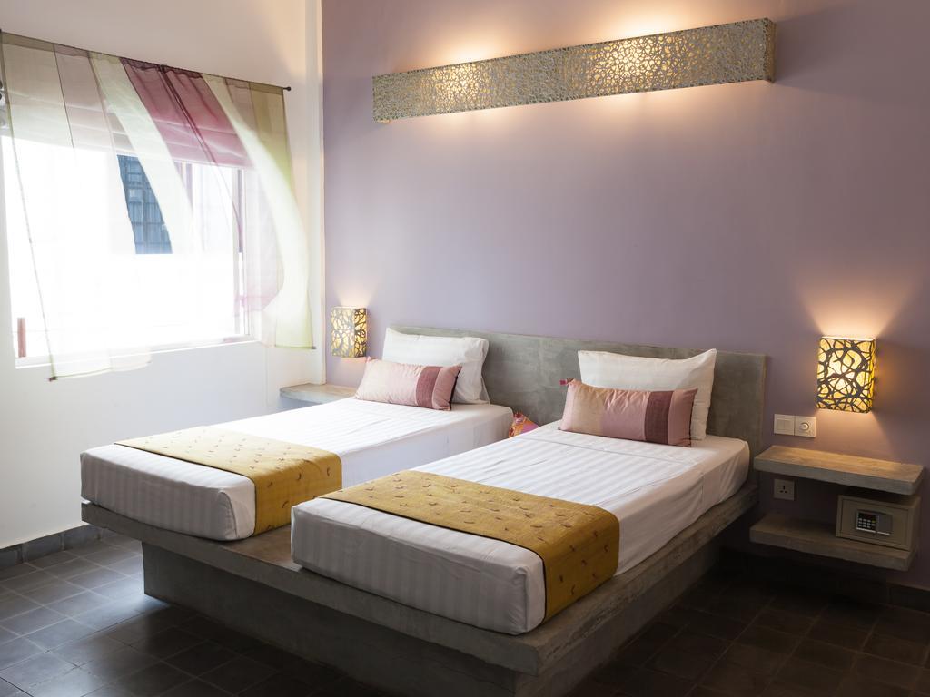 The 252 Hotel Phnom Penh Exterior photo