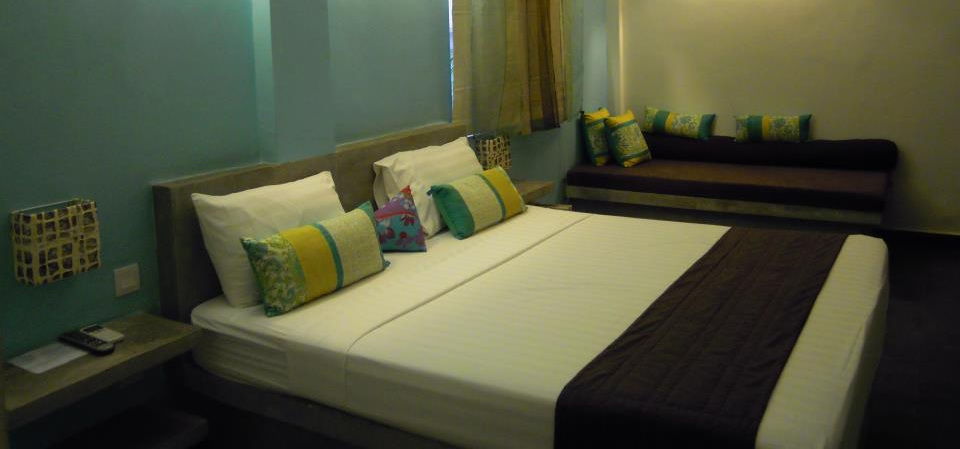 The 252 Hotel Phnom Penh Exterior photo